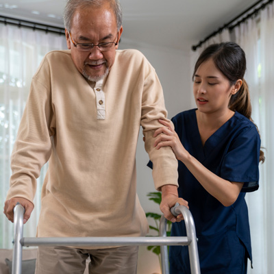 service aide personnelle personne agées